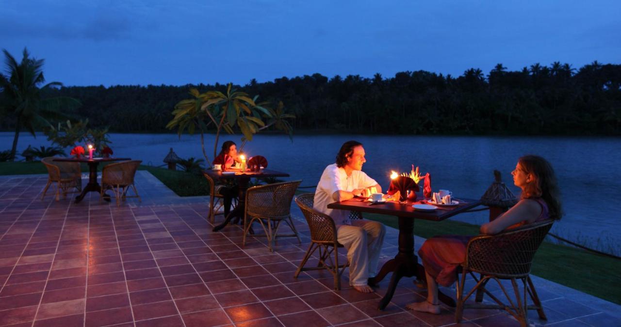 Fragrant Nature Backwater Resort & Ayurveda Spa Kollam Exteriör bild