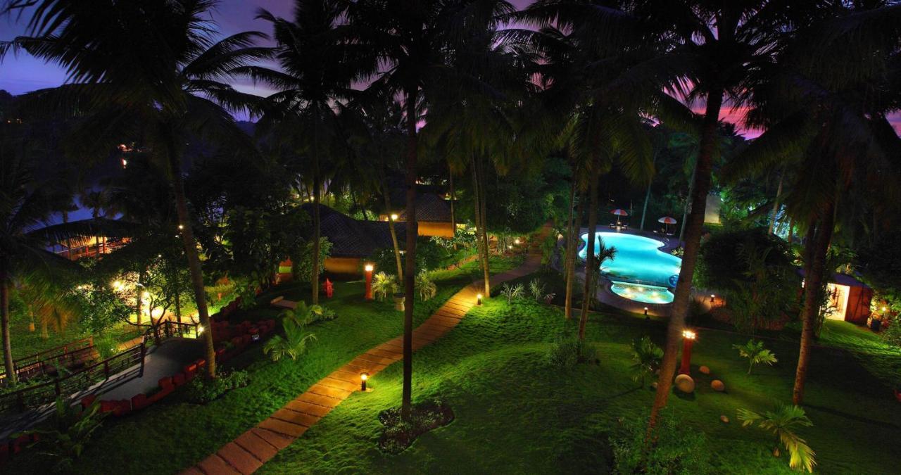 Fragrant Nature Backwater Resort & Ayurveda Spa Kollam Exteriör bild