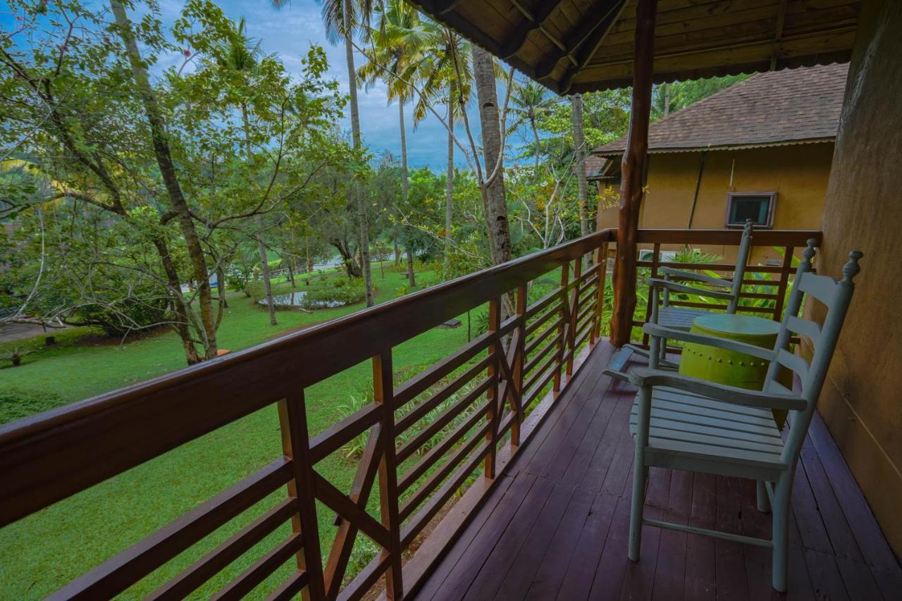 Fragrant Nature Backwater Resort & Ayurveda Spa Kollam Exteriör bild