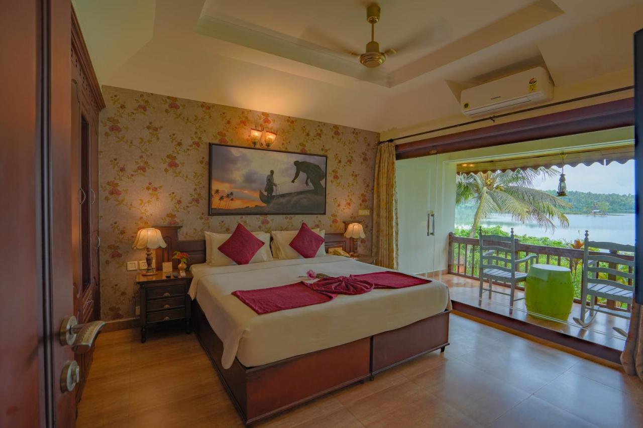 Fragrant Nature Backwater Resort & Ayurveda Spa Kollam Exteriör bild