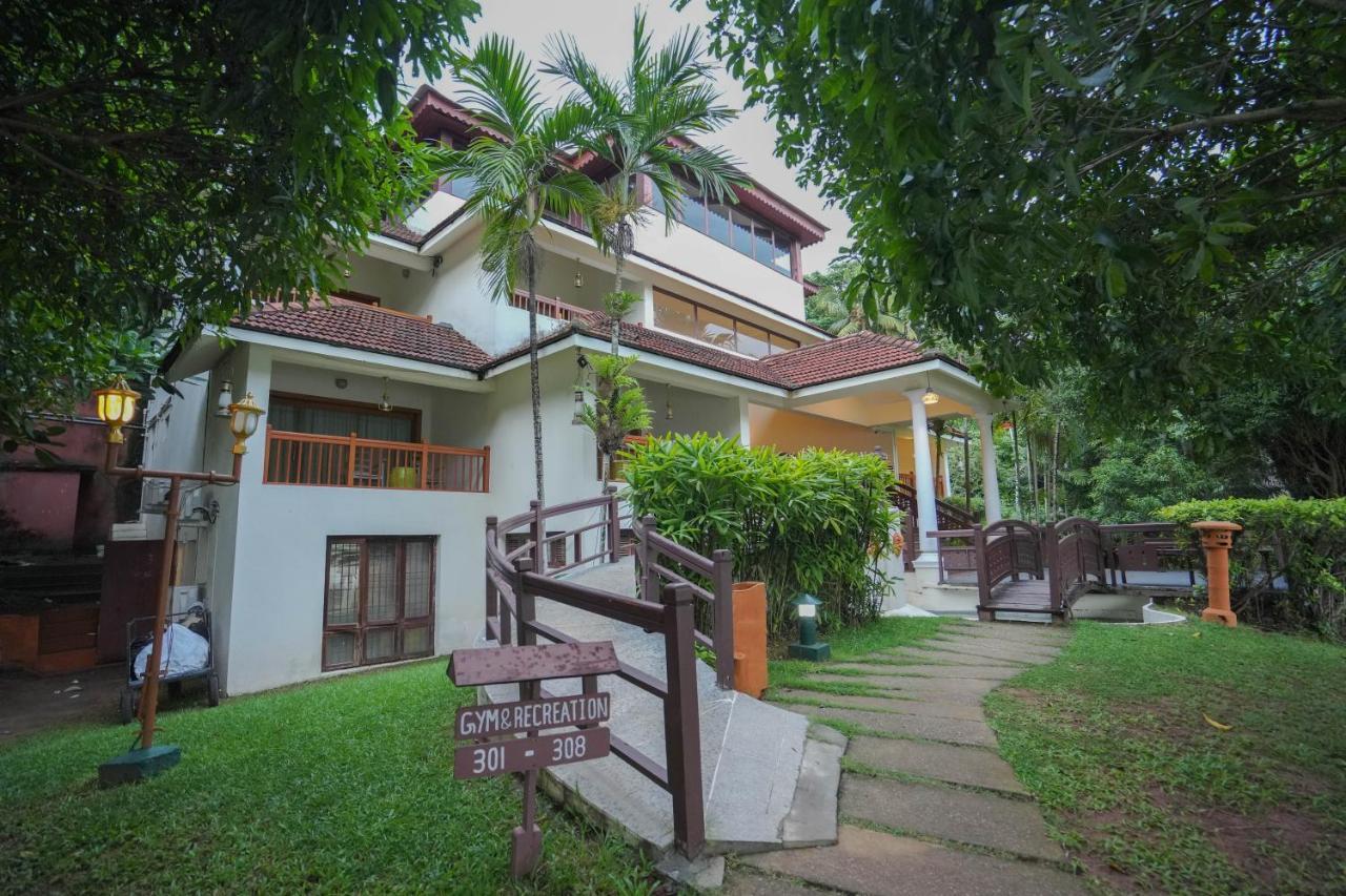 Fragrant Nature Backwater Resort & Ayurveda Spa Kollam Exteriör bild