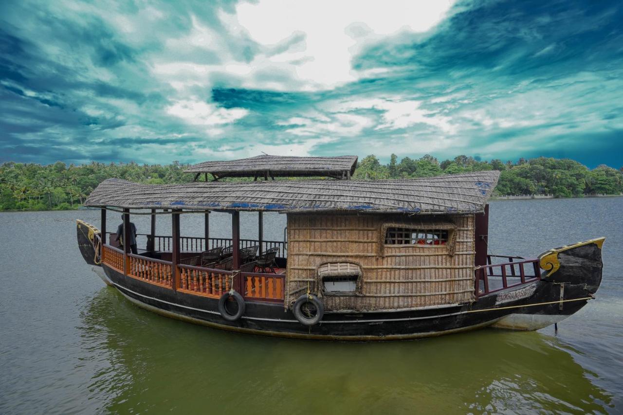 Fragrant Nature Backwater Resort & Ayurveda Spa Kollam Exteriör bild