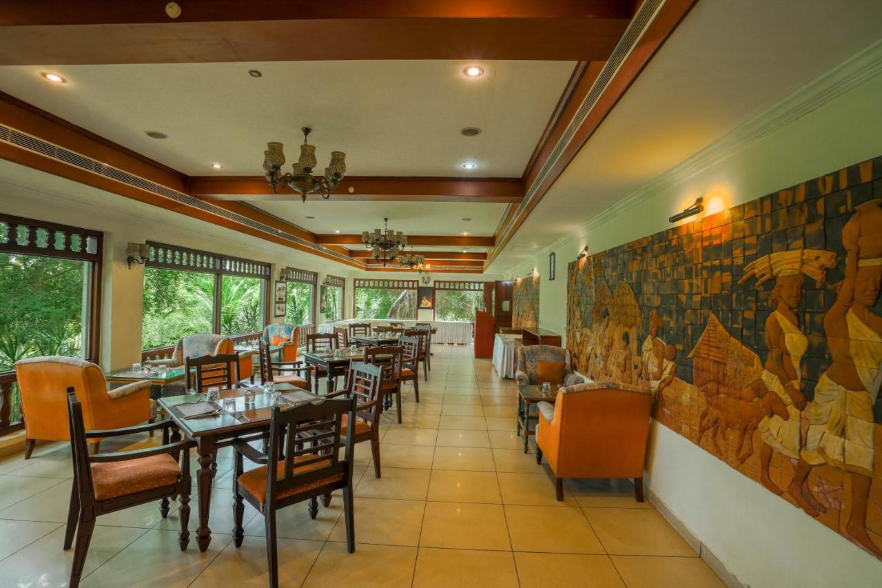 Fragrant Nature Backwater Resort & Ayurveda Spa Kollam Exteriör bild