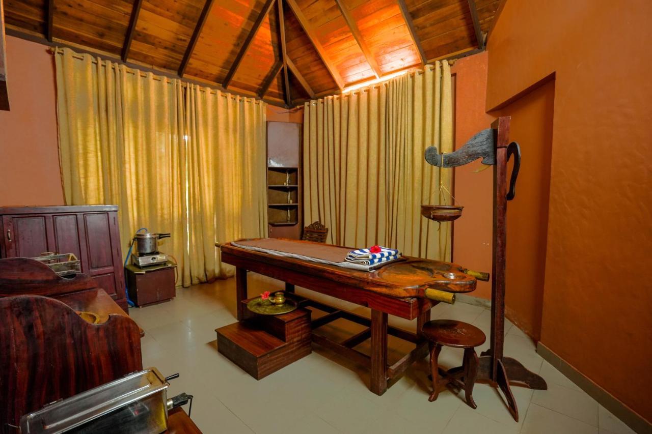 Fragrant Nature Backwater Resort & Ayurveda Spa Kollam Exteriör bild