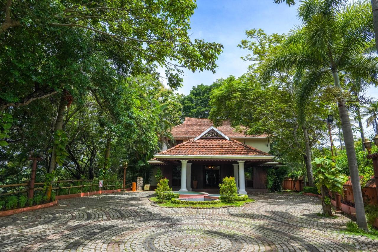 Fragrant Nature Backwater Resort & Ayurveda Spa Kollam Exteriör bild