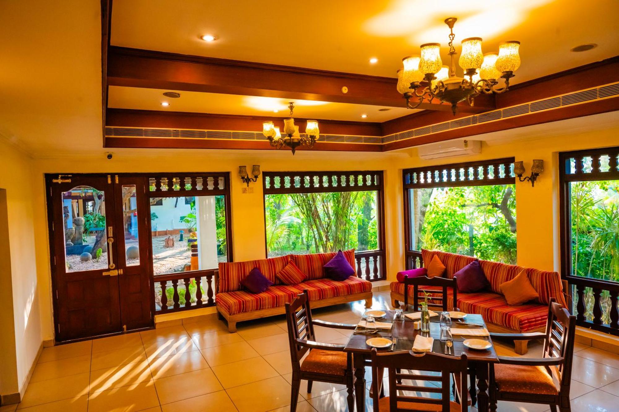 Fragrant Nature Backwater Resort & Ayurveda Spa Kollam Exteriör bild