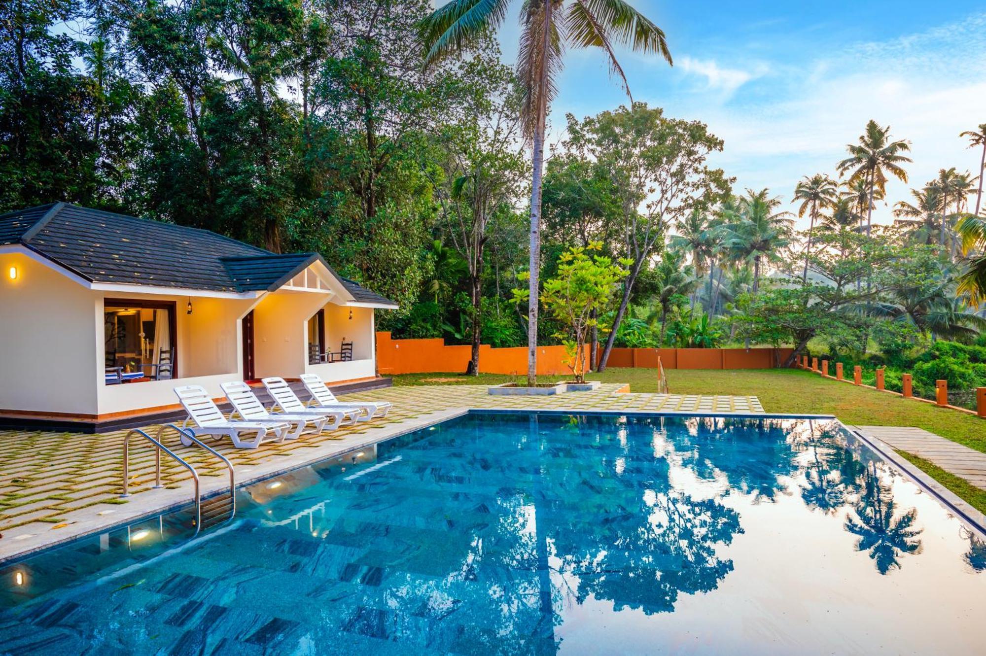 Fragrant Nature Backwater Resort & Ayurveda Spa Kollam Exteriör bild