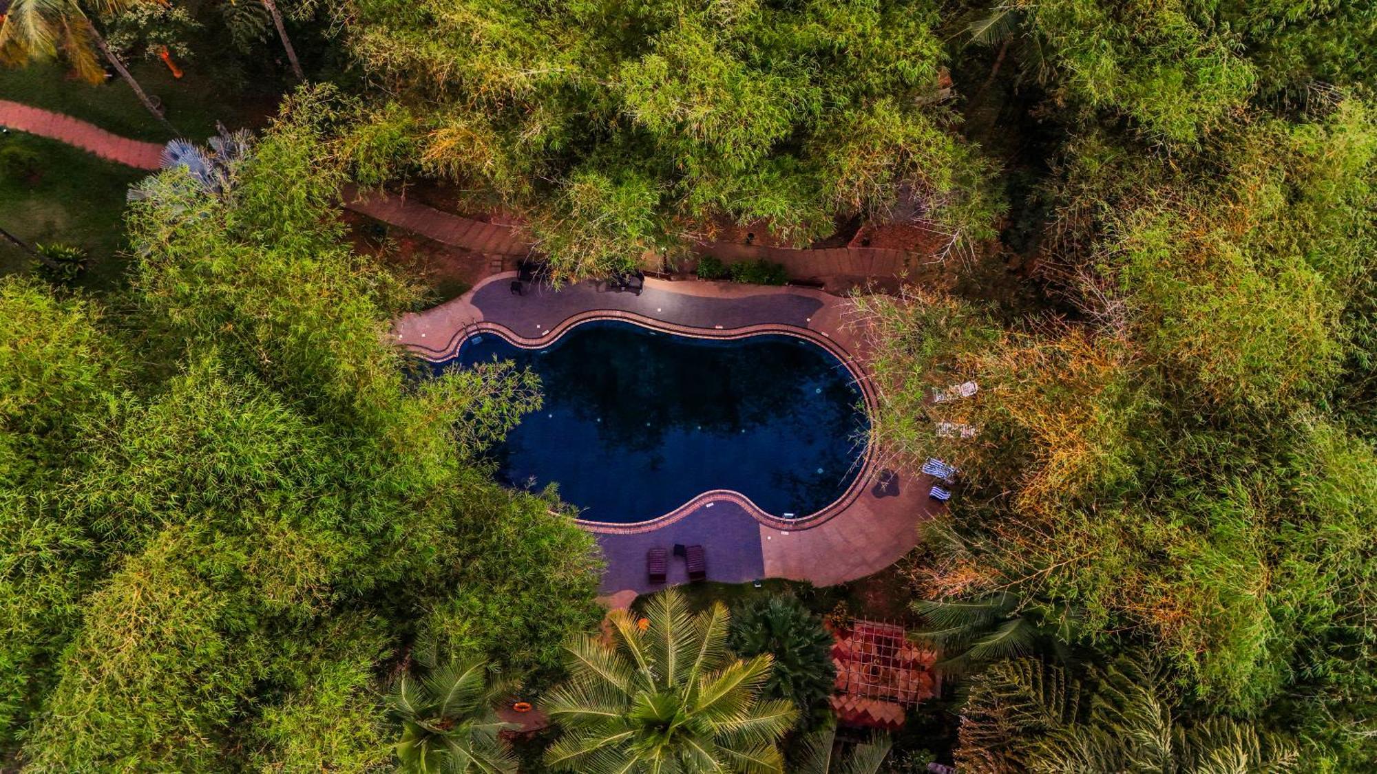 Fragrant Nature Backwater Resort & Ayurveda Spa Kollam Exteriör bild
