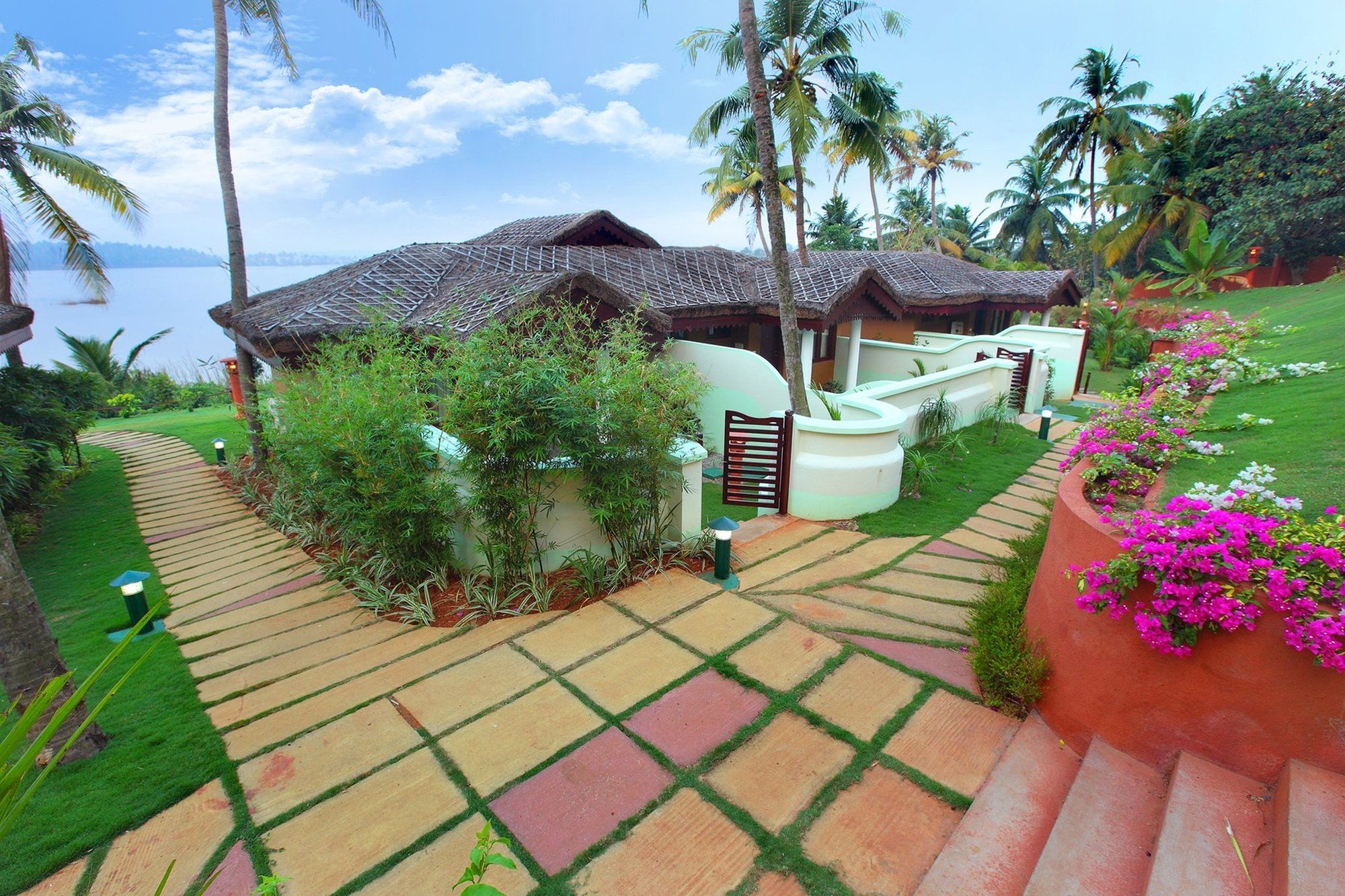 Fragrant Nature Backwater Resort & Ayurveda Spa Kollam Exteriör bild